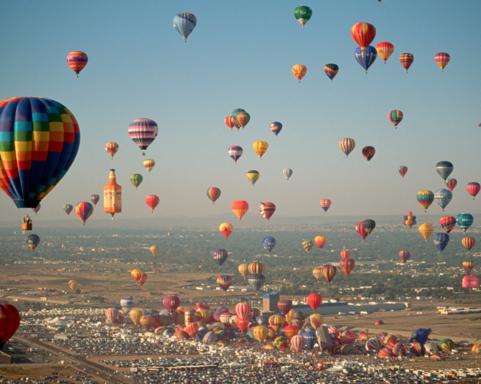 A photo of hot air balloons in New Mexico. 