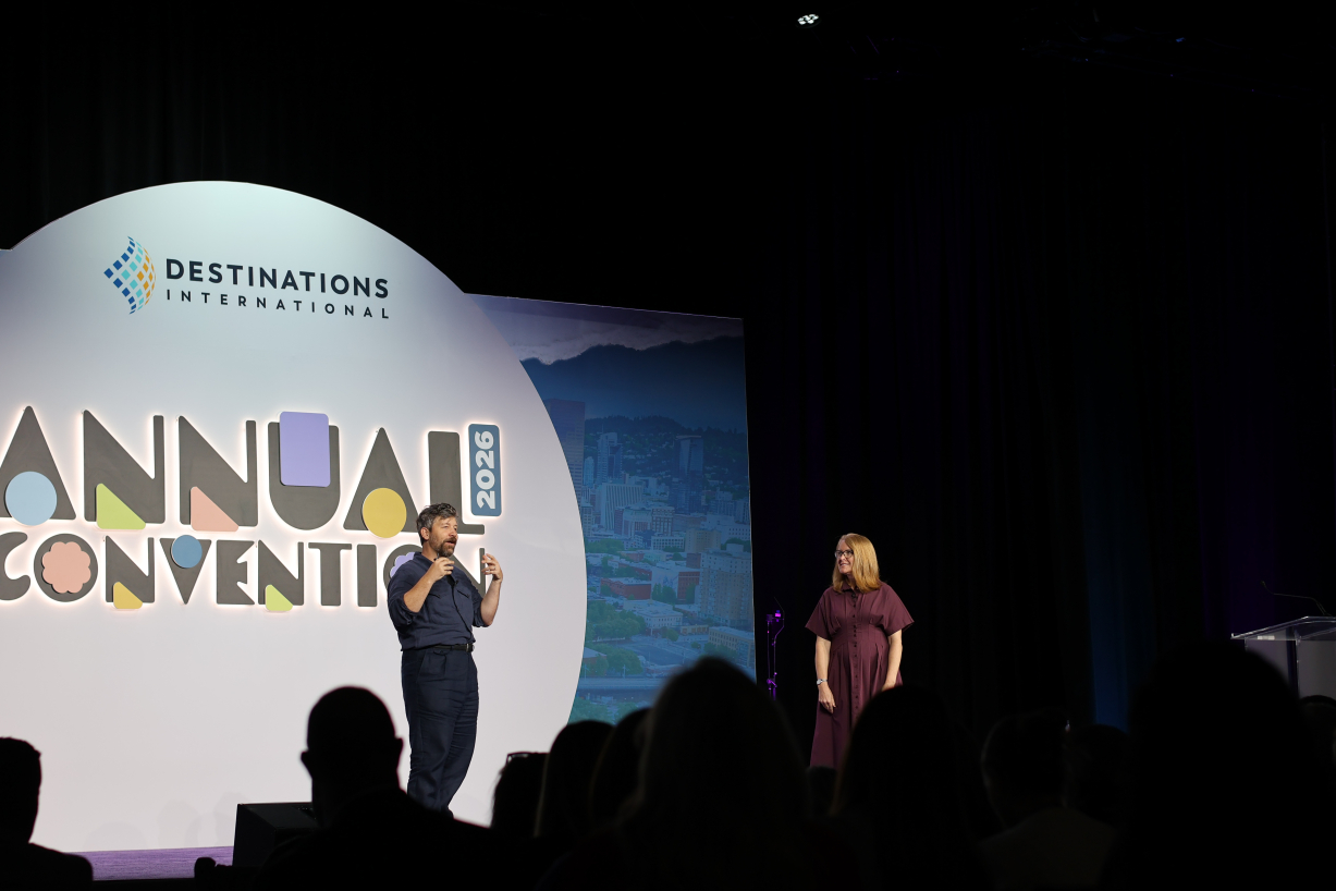 Dylan Thuras and Laura Libby take the mainstage at DI's Annual Convention. 