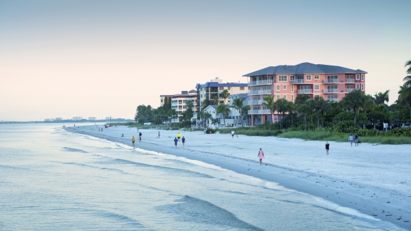 A photo of a beach in Fort Meyers, Florida.