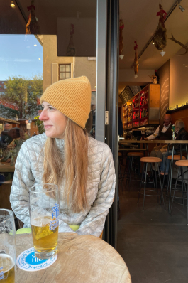 Jamie Fiedler at a cafe in Munich, Germany