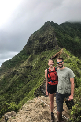 Taryn Parker hiking a mountain ridge in Honolulu, Hawai'i