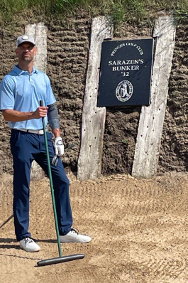 Jay Salyers golfing