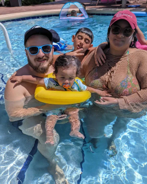 AlexEveringham and family in pool