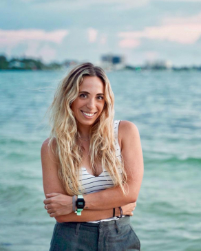 Britt Mattie portrait in front of the ocean in Sarasota