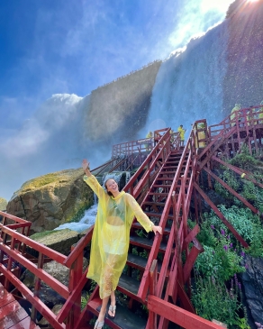 Haylea Rieger in Niagara Falls