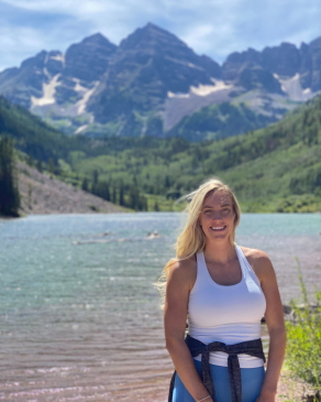 Summer Smith in front of the lake in Aspen, CO